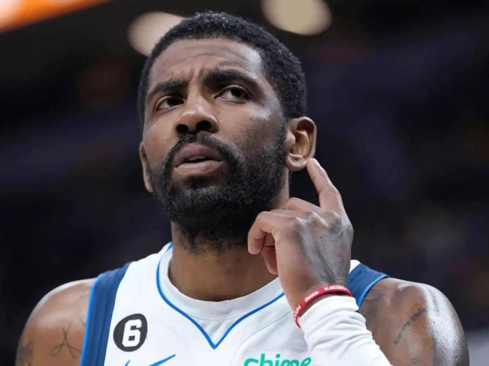 骑士队迎战黄蜂队，备战关键一役（骑士对阵黄蜂，备战关键之战）