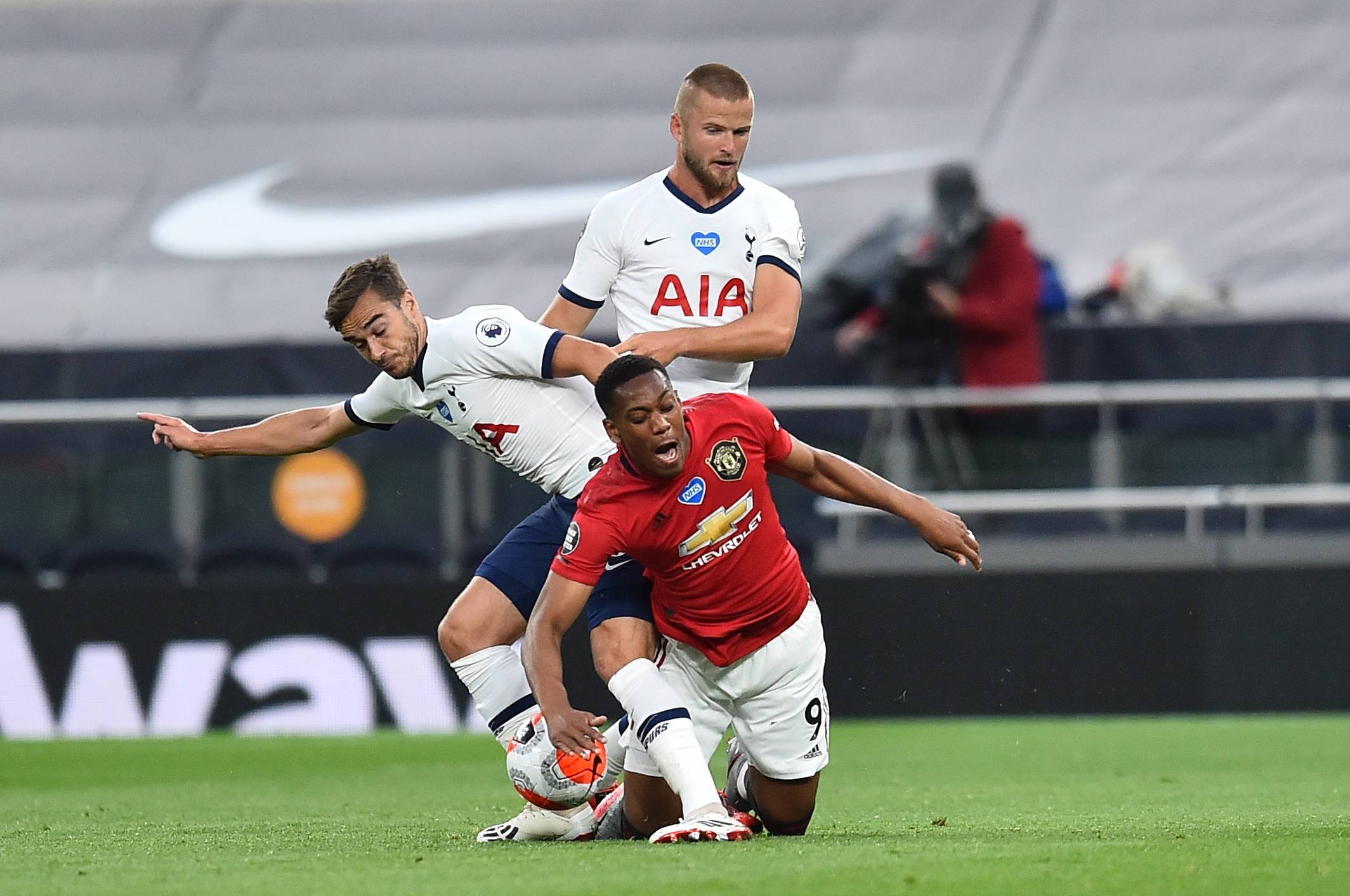 洛博特卡：在孔蒂的带领下，我们的下一个休息日将是明年5月（洛博特卡：孔蒂带队后，下一次休息要等到明年五月）