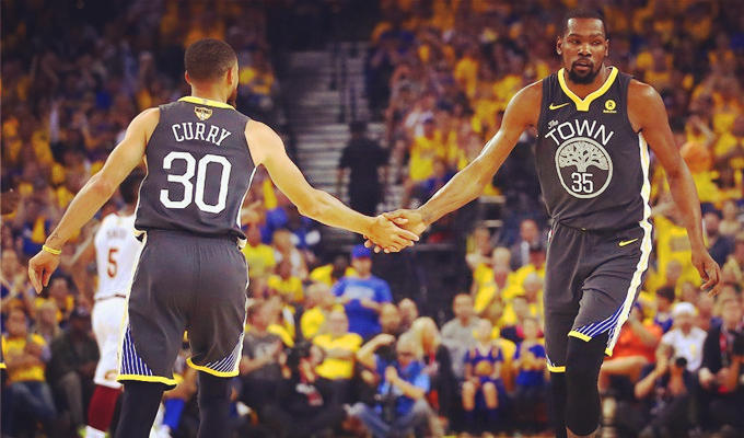 澳超前瞻：奥克兰FC两员大将停赛，布里斯班狮吼迎艰苦赛程（澳超前瞻：奥克兰FC两主力停赛，布里斯班狮吼遭遇魔鬼赛程）