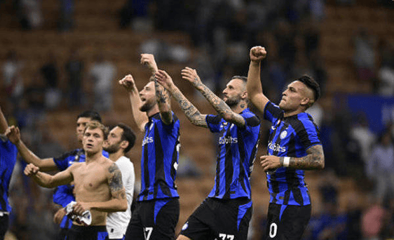 为什么当41岁詹姆斯表现不够好时，37岁科比就会用更炸裂的表现证明自己更拉胯？科比20投16铁（当41岁詹姆斯低迷时，37岁科比却用更猛的打铁示范何谓更拉胯：20投16铁）