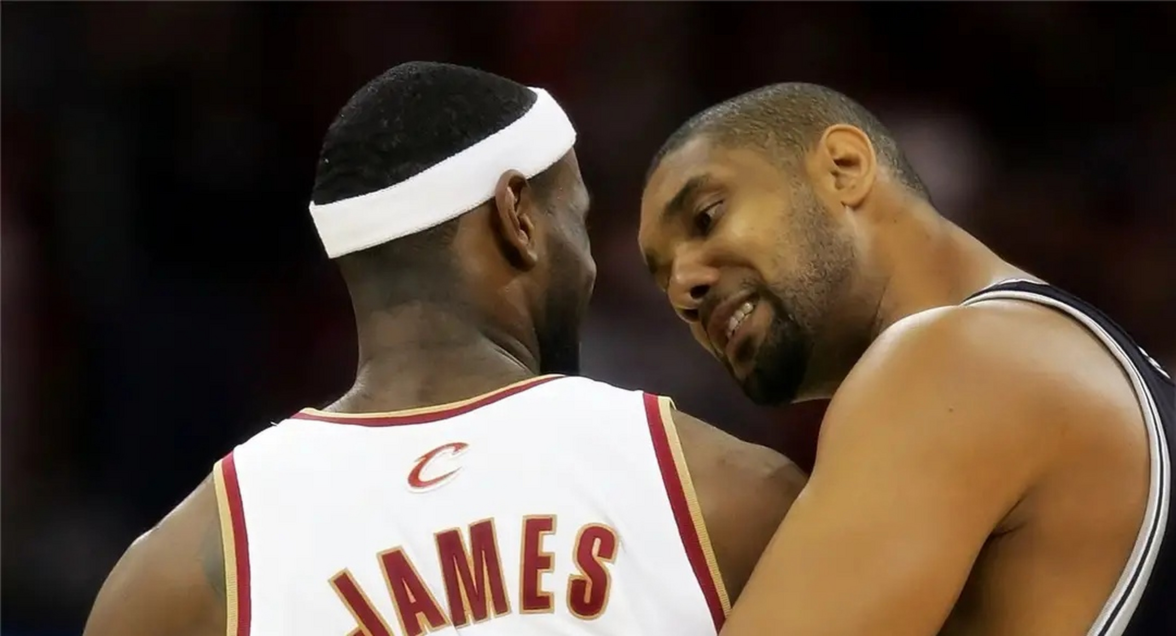 文班亚马大概率出战与雷霆比赛，他已参加多次5v5训练（文班亚马有望迎战雷霆，近期已多次参与5v5训练）