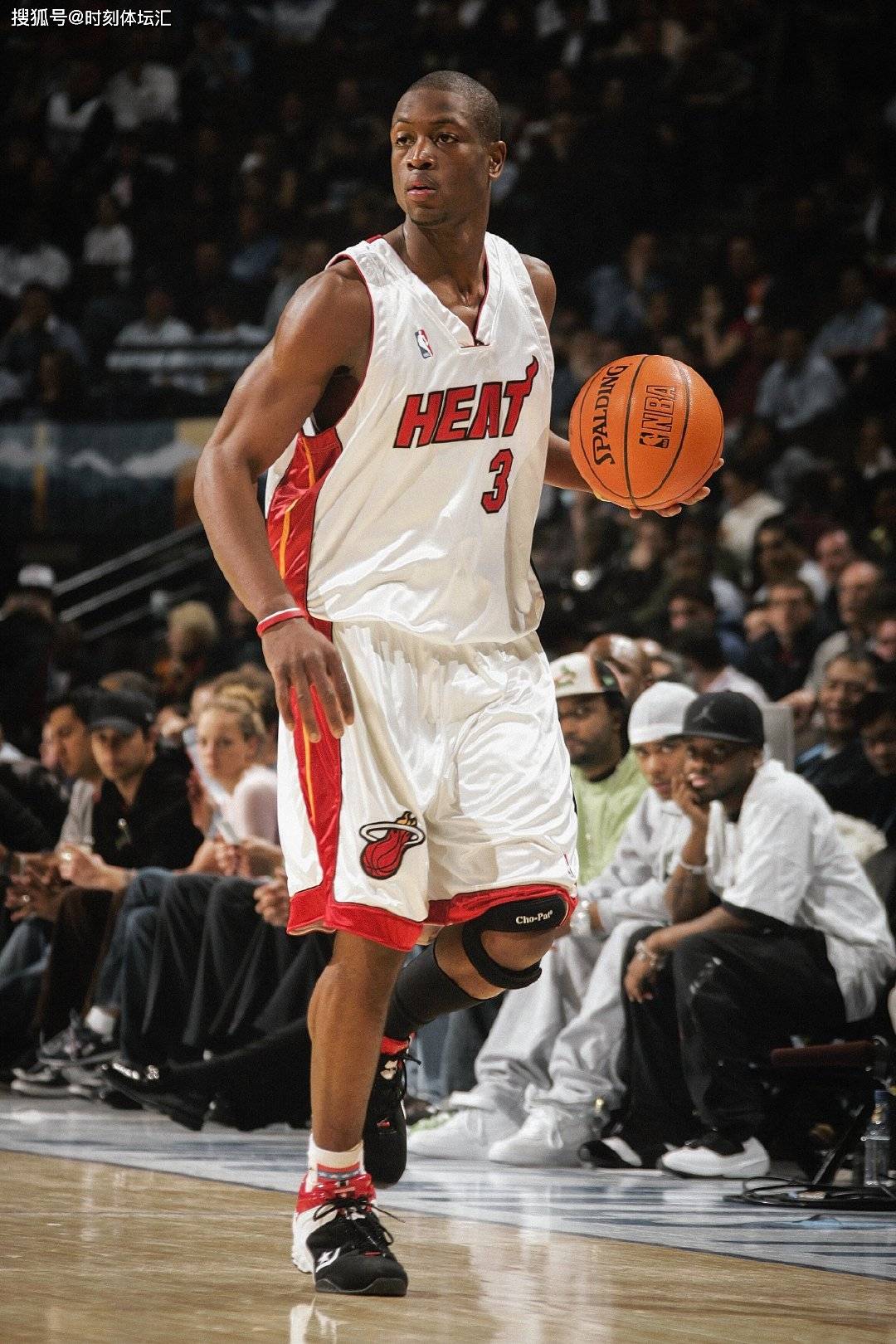 意天空：劳塔罗已回国米参加合练，预计和图拉姆首发出战德比（意天空：劳塔罗回归国米合练，预计与图拉姆搭档首发战德比）