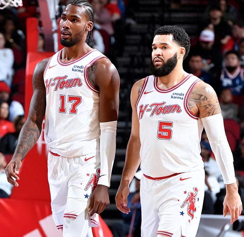 亚冠生死局：柔佛主场狂攻碾压上海海港 中超冠军背水一战太难了（亚冠生死战：柔佛主场火力全开压制上海海港，中超冠军逆袭难度拉满）