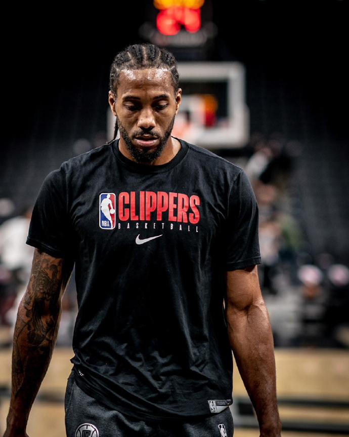 马德兴：中国足球管理组织没上道，没有协调好内卷和外战矛盾（马德兴：足球管理层仍不到位，内卷与外战冲突处理不当）