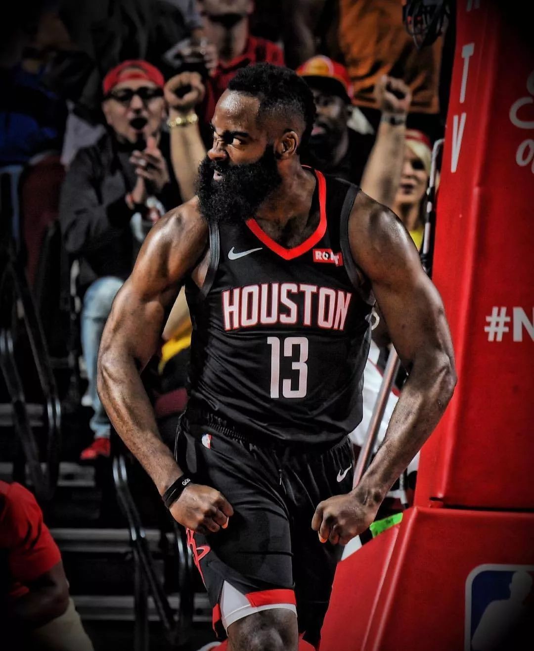 马卡：维尼修斯的地位不可撼动，他是皇马唯一能改变战局的人（马卡：维尼修斯地位无可动摇，他是皇马场上唯一能改写战局的人）