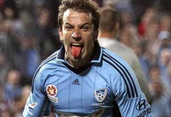 玉昆新赛季阵容亮相 赵宇豪寄望踢出云南足球（玉昆新赛季阵容发布 赵宇豪盼踢出云南足球风采）