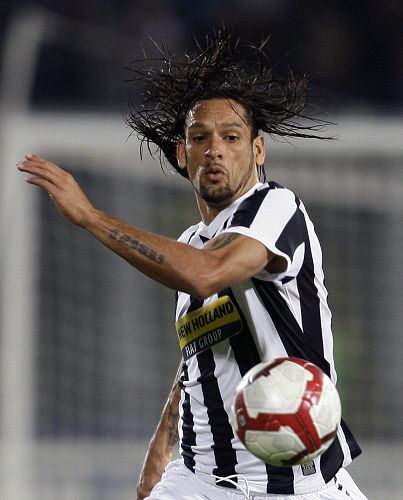 面对韩国梅开二度，拜合拉木获熊猫杯最有价值球员（拜合拉木对阵韩国梅开二度，荣膺熊猫杯最有价值球员）