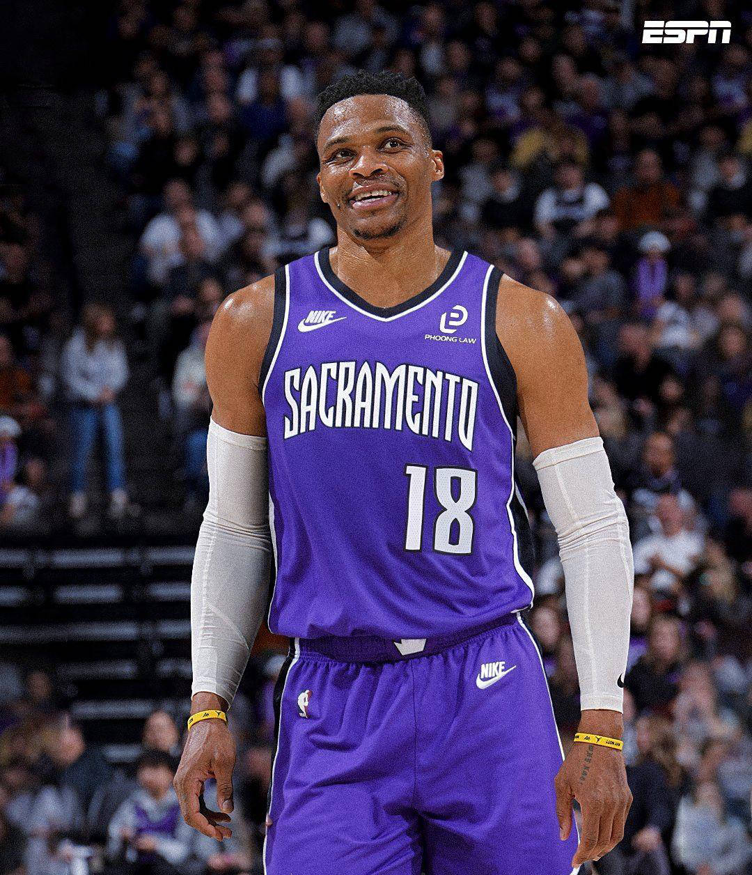 青岛记者：邵佳一大哥式的执教风格很适合当下中国足球的环境（青岛媒体人：邵佳一“大哥范儿”的执教方式更贴合当下中国足坛环境）