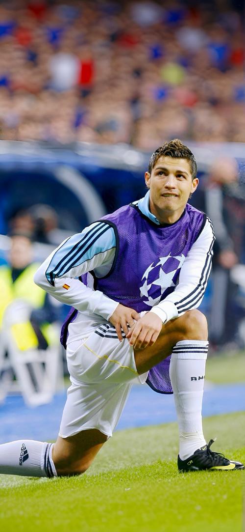 泰伦·卢：尽管我们战绩不佳但训练毫无怨言，会努力去变好（泰伦·卢：战绩欠佳，训练仍毫无怨言，我们会努力变好）