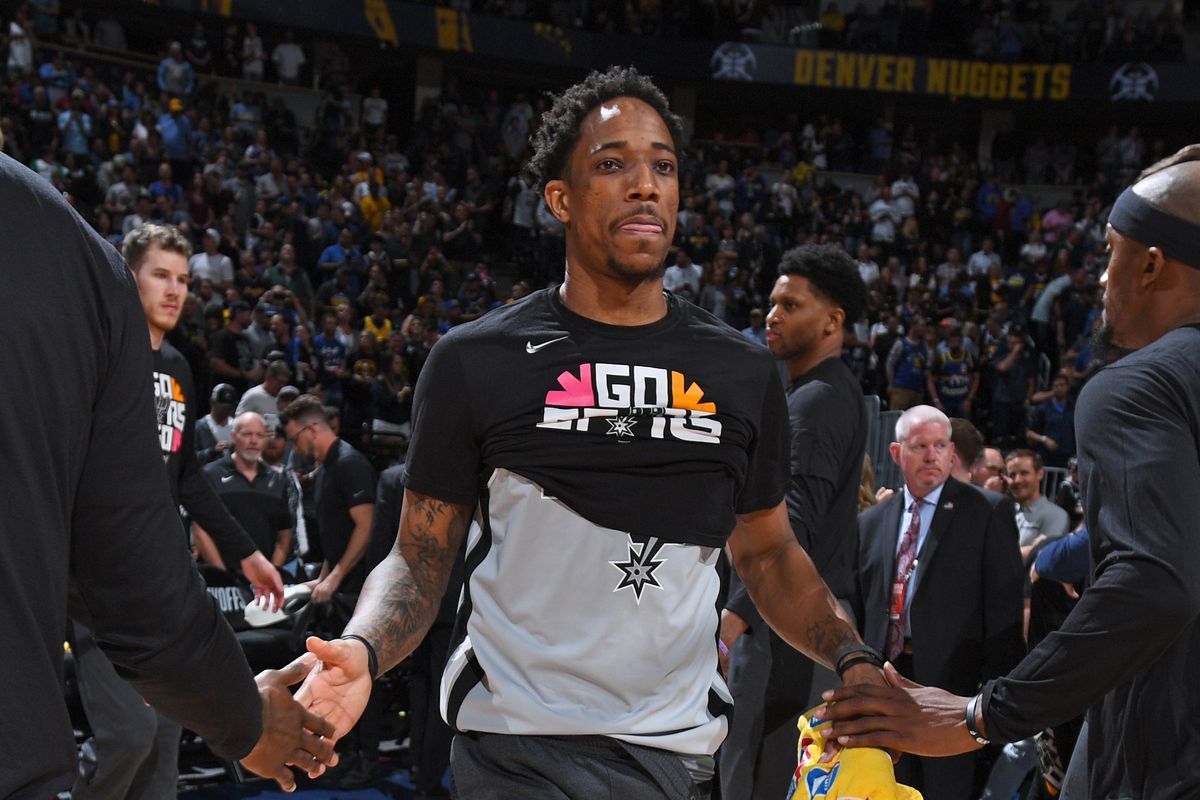 韦瑟斯庞半场轰下16分，前两节7投6中进攻极为高效（两节7中6，韦瑟斯庞半场16分效率爆棚）