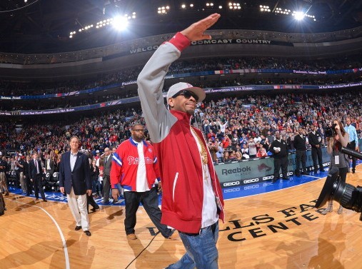 苏媒：泰州一所中学将“苏超”解说金句设为了课间铃声（苏媒报道：泰州一中学把“苏超”解说金句用作课间铃声）