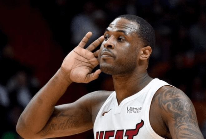 科贝电台：巴萨邀请小罗担任明日开球嘉宾，但后者不会出席（科贝电台：巴萨邀小罗任明日开球嘉宾，但他将缺席）