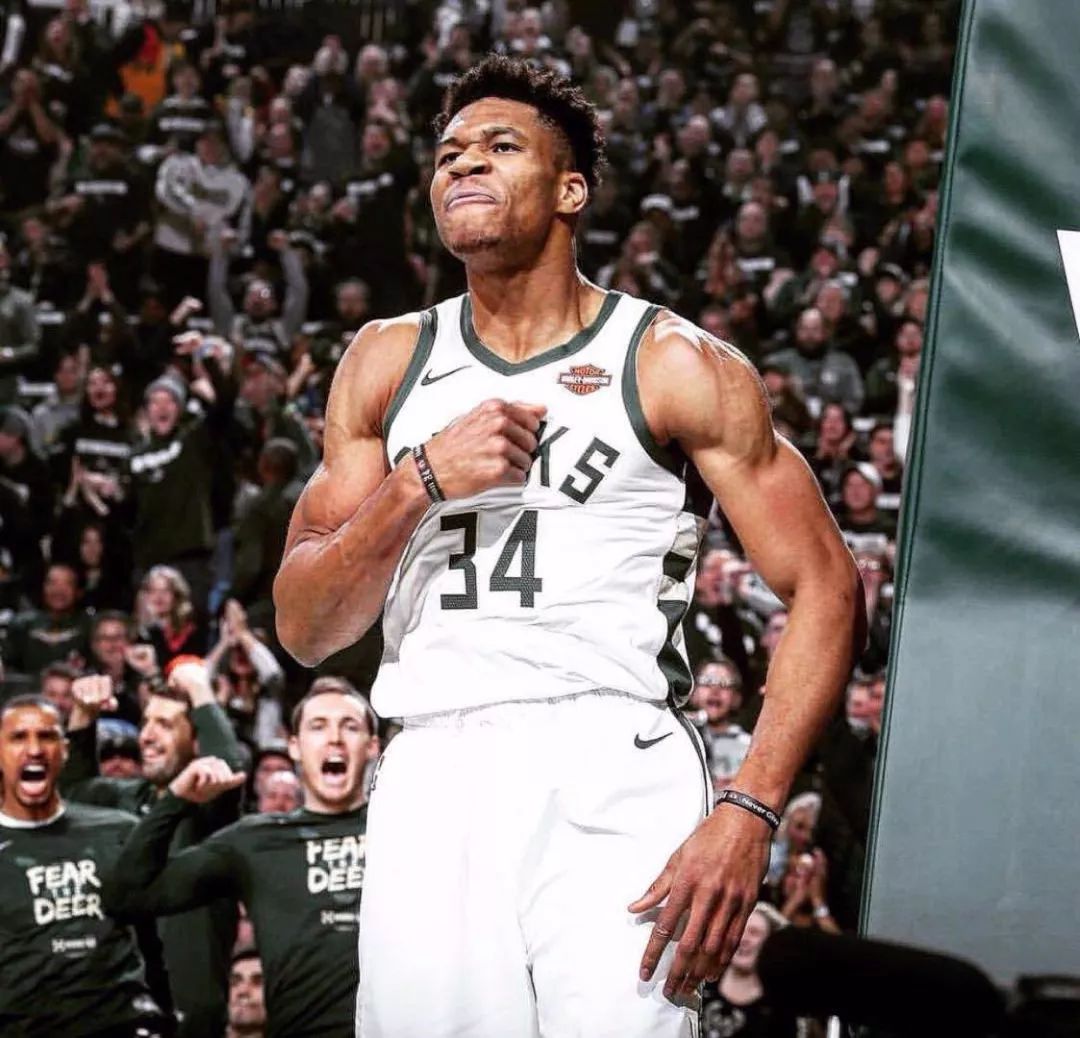 马约拉尔：被西班牙征召是我的目标；本泽马总会鼓励我（马约拉尔：目标是入选西班牙队，本泽马始终在鼓励我）