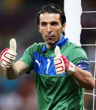 西甲12月最佳教练候选：弗里克、冈萨雷斯以及吉拉德斯入围（西甲12月最佳教练提名出炉：弗里克、冈萨雷斯、吉拉德斯入选）