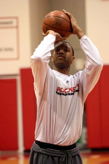 又伤了！浓眉腹股沟痉挛 连续两年圣诞大战伤退（浓眉再度受伤！腹股沟痉挛，连续两年圣诞大战伤退）