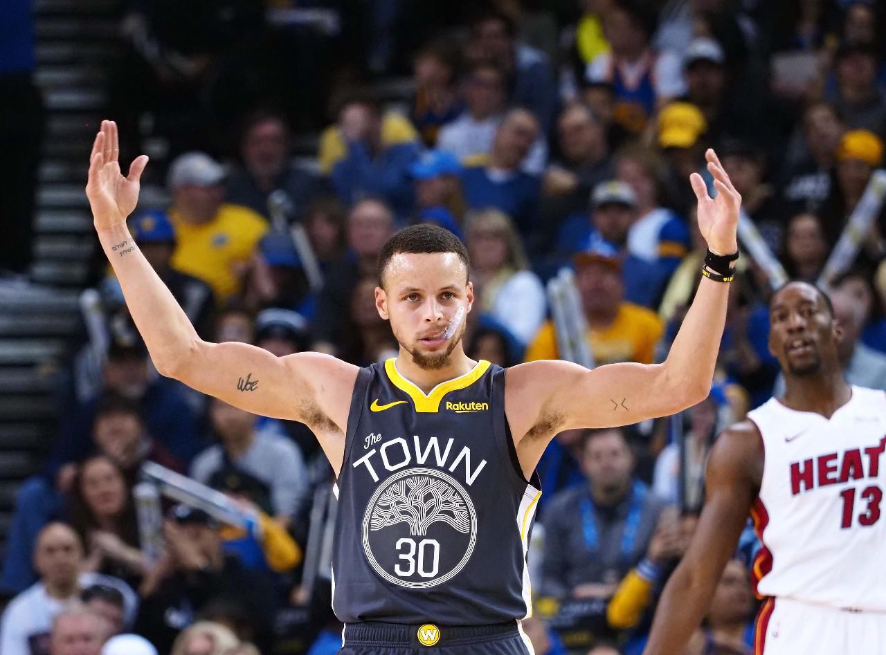 巴蒂：劳塔罗和小蜘蛛可以一起上，但其中一人必须做出牺牲（巴蒂：劳塔罗与小蜘蛛能同场竞技，但须有一人为团队让步）