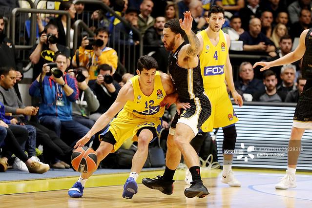 拜仁官方：后卫博埃因病缺席与斯图加特的比赛（拜仁官宣：后卫博埃因病无缘战斯图加特）