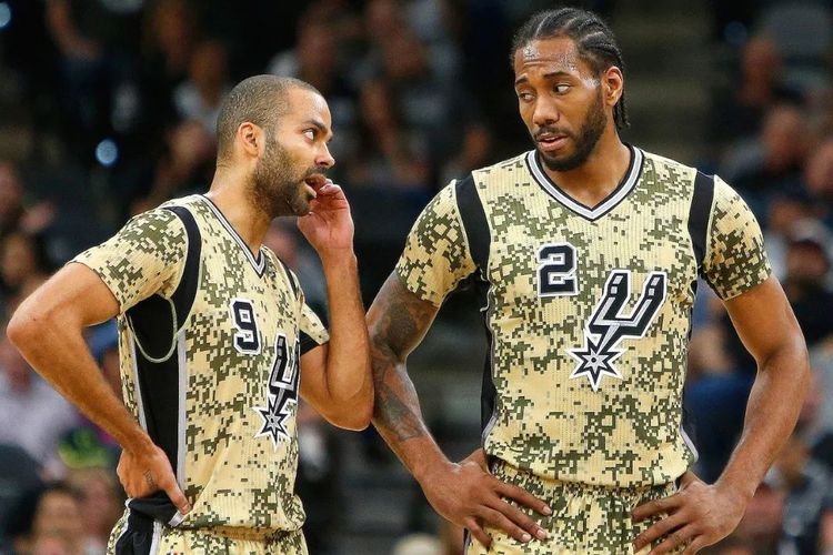 CBA：福建队凭借外援爆发击退深圳（CBA：外援发威助福建力克深圳）