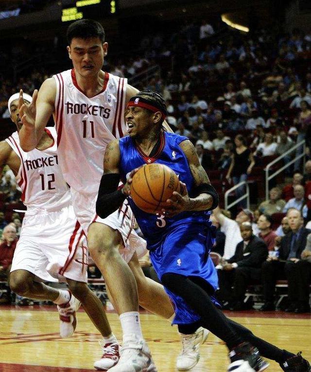 米体：那不勒斯冬窗急需补腰，已联系曼联询问引进梅努可行性（米体：那不勒斯冬窗亟需中场补强，已向曼联咨询梅努加盟可行性）