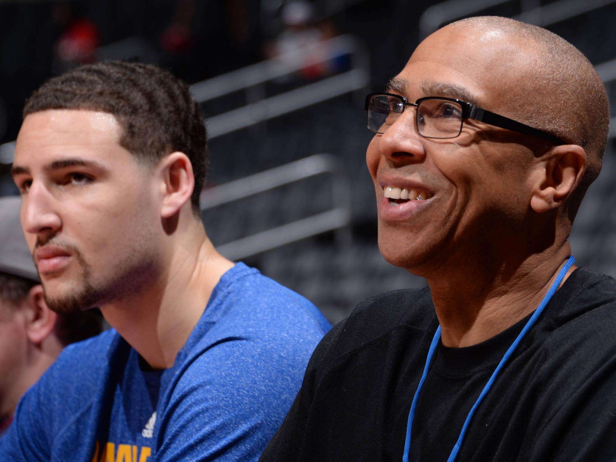 鲁媒：彭啸脚踝韧带损伤，预计要先恢复两周再进行下一步治疗（山东媒体：彭啸脚踝韧带受伤，预计休养两周后再进行后续治疗）