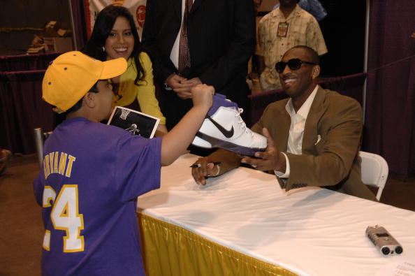 阿勒代斯：萨拉赫签了肥约状态就下滑，利物浦应让他闭嘴走人（阿勒代斯：萨拉赫续巨约后表现走低，利物浦应让他噤声离队）