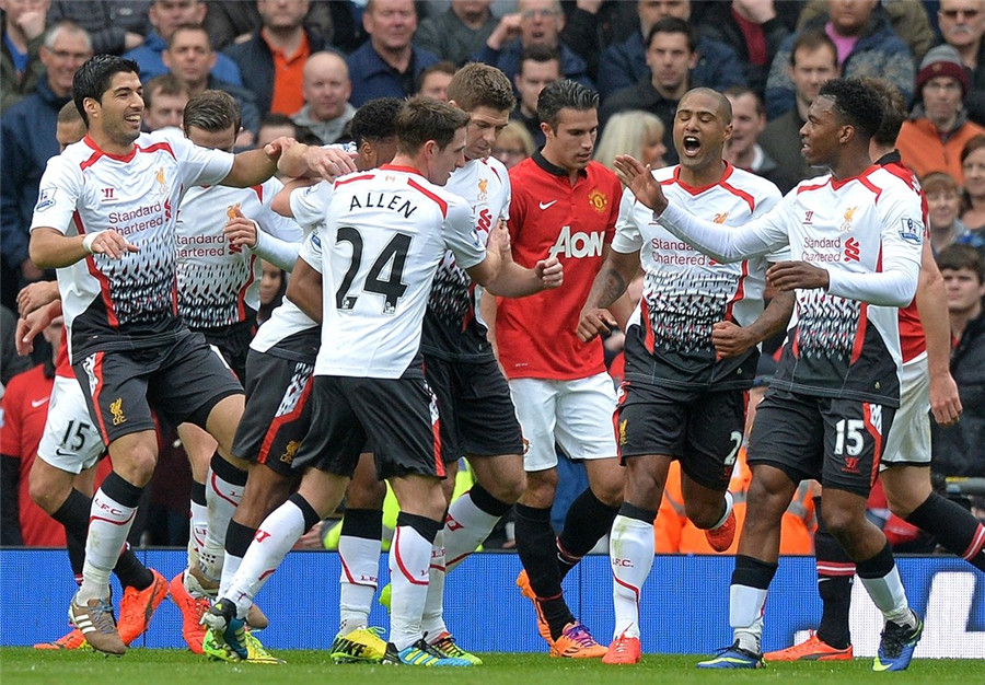 前队友：曾和马拉多纳开车出行，交警把我们拦住只为和他合影（马拉多纳前队友：与他驾车外出曾被交警拦停只为合影）